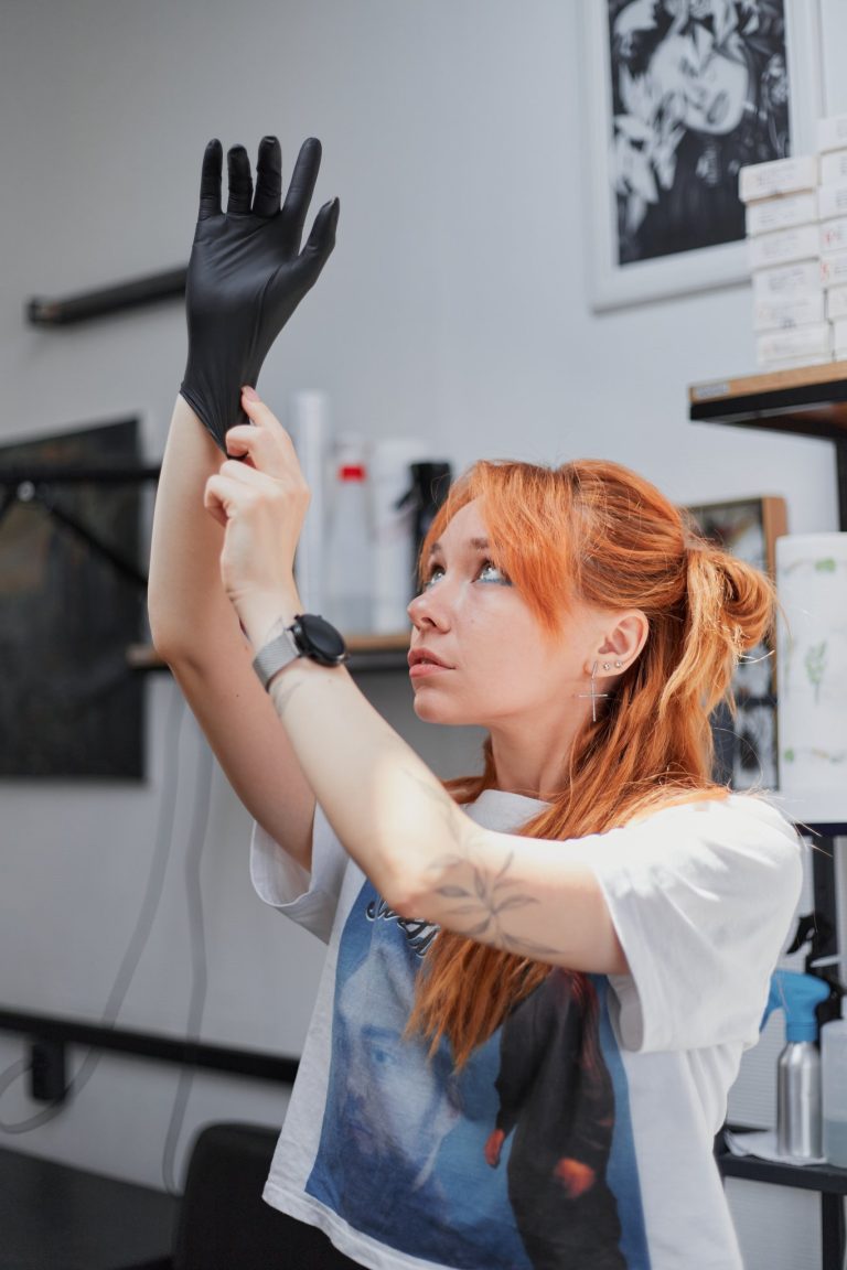 Татуировка на заказ, стильные тату-снимки от фотографа Виктории Дячок, Москва и Московская область