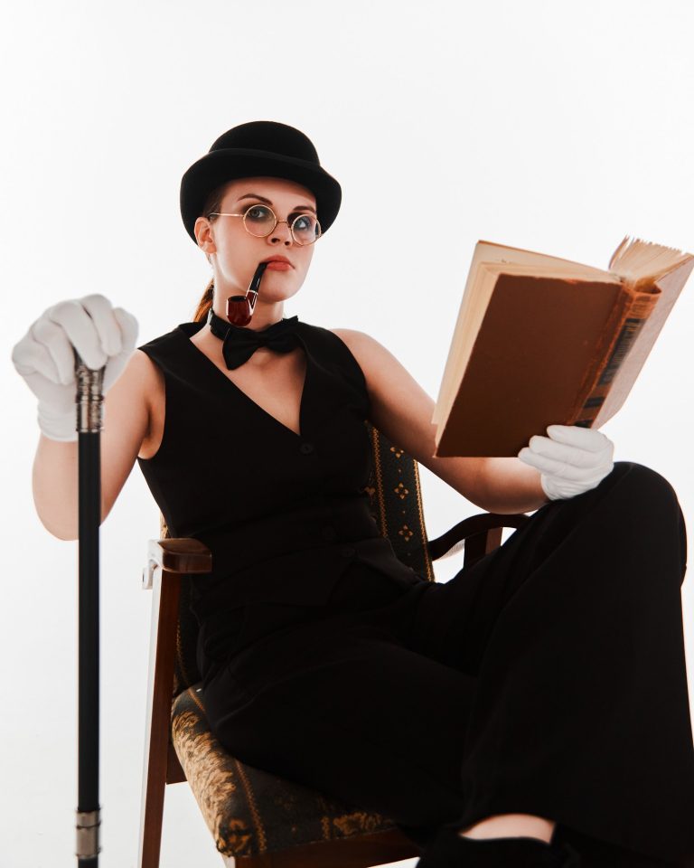 Элегантный черный образ певицы, фотосессия Виктории Дячок